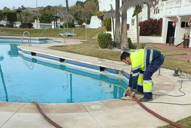 Benalmádena podrá rellenar las piscinas privadas este verano