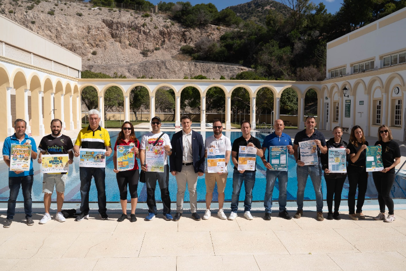 Deportes organiza hasta ocho campamentos de verano con multitud de actividades, desde fútbol, kárate, hockey y gimnasia rítmica, a baile y piscina