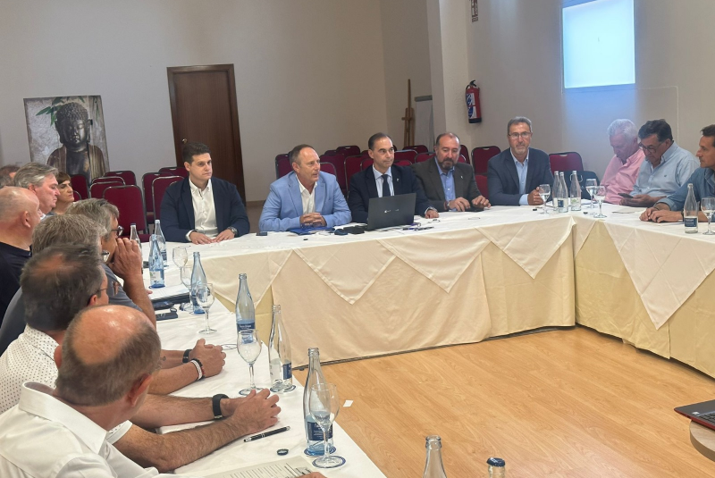 El alcalde destaca la labor de Ajdepla y su trabajo en la elaboración de la nueva Ley de Coordinación de Policías Locales