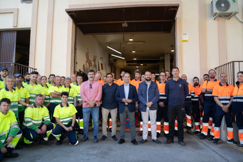 Benalmádena refuerza su servicio de limpieza para el verano con 41 nuevos operarios 
