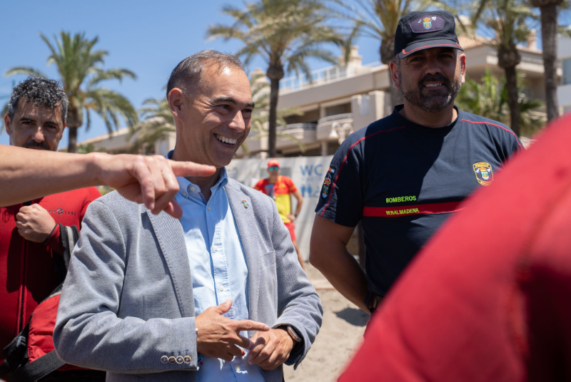 Benalmádena forma a Bomberos y Policía Local en rescate acuático con un curso pionero en Malapesquera