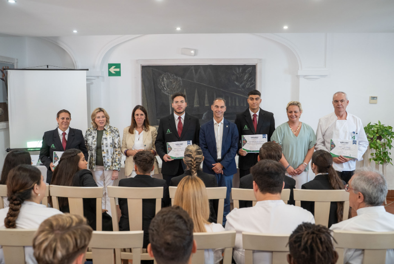 La Escuela de Hostelería La Fonda entrega los diplomas a 41 alumnos de Cocina y Servicios de Restaurante