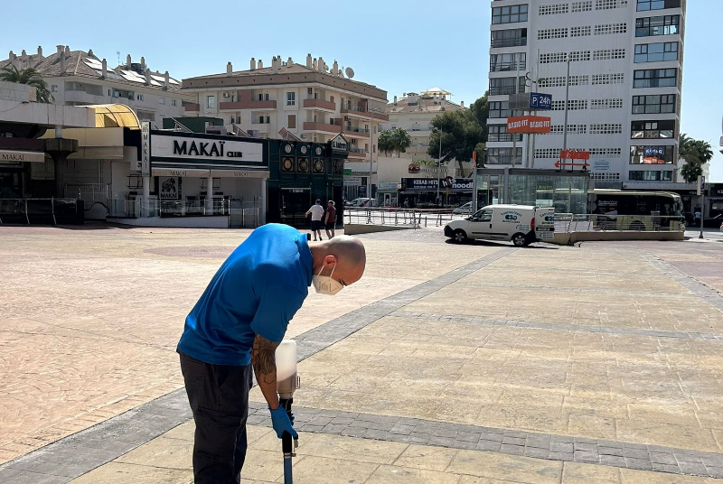 El Ayuntamiento de Benalmádena refuerza el control de plagas con una campaña especial contra mosquitos este verano