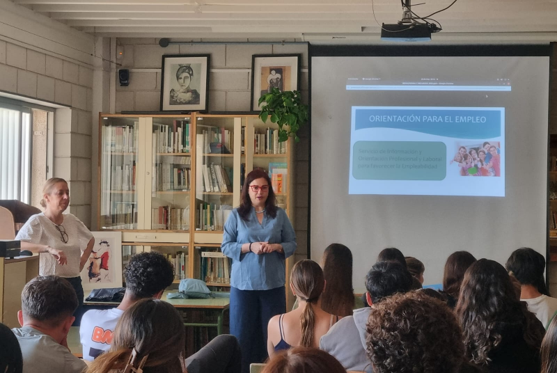 El Ayuntamiento acerca los recursos formativos y laborales a los jóvenes a través de talleres en los institutos