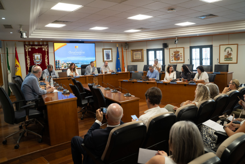 Benalmádena refuerza su estrategia turística con una apuesta decidida por la sostenibilidad, la innovación y la digitalización