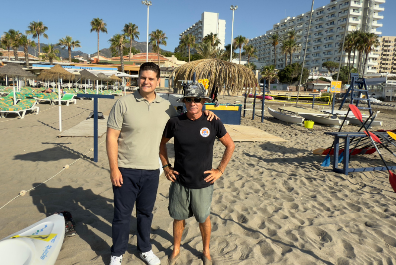 El campamento de verano en la playa Fuente de la Salud ofrece deporte, ocio y competición desde 1996