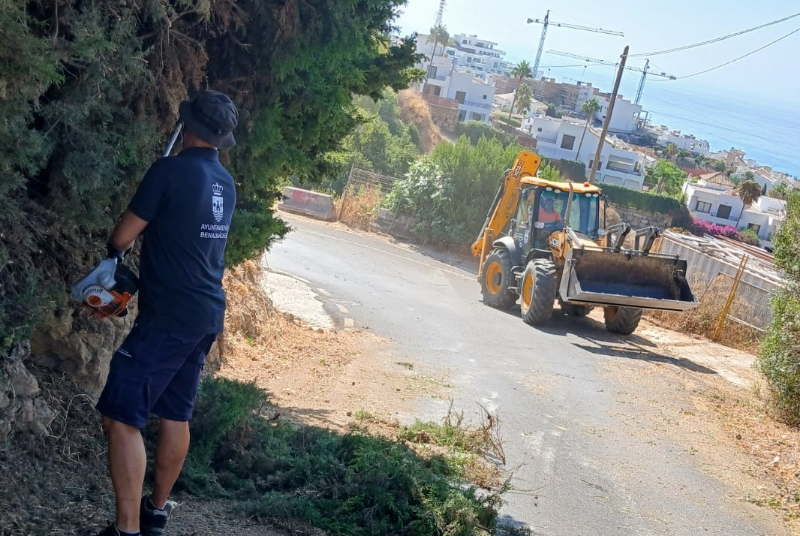 El Ayuntamiento de Benalmádena pone en marcha un dispositivo especial de limpieza de cara a la romería de la Virgen de la Cruz