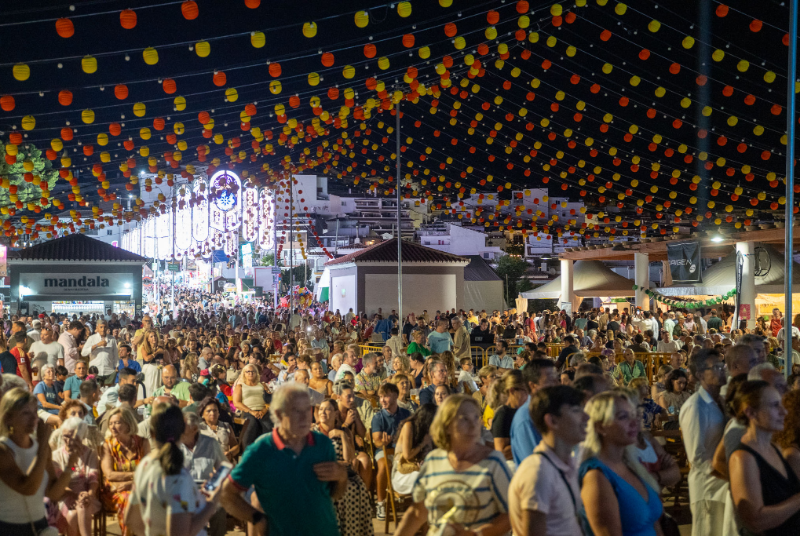 Éxito rotundo de afluencia en la Feria y Fiestas de Benalmádena Pueblo en honor a la Virgen de la Cruz