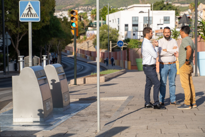El Ayuntamiento de Benalmádena inicia la apertura de 68 nuevas islas ecológicas para la recogida de residuos