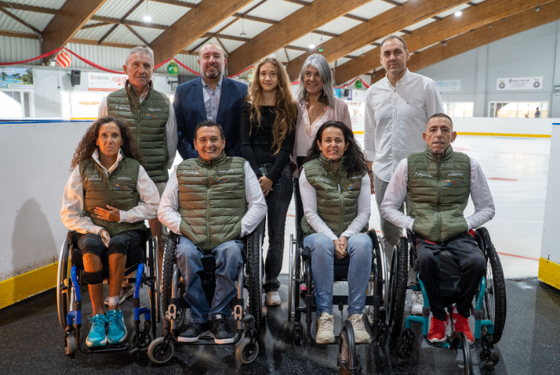 Benalmádena se vuelca con Leonor en la inauguración solidaria de la Pista de Hielo 2025