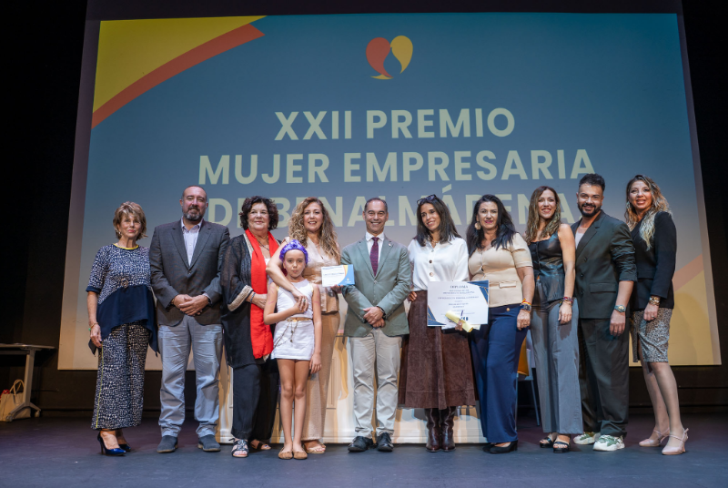 El XXII ‘Premio Mujer Empresaria de Benalmádena’ galardona a Ana Isabel García Ufano y Viajes Arroyotour por su dedicación y éxito empresarial