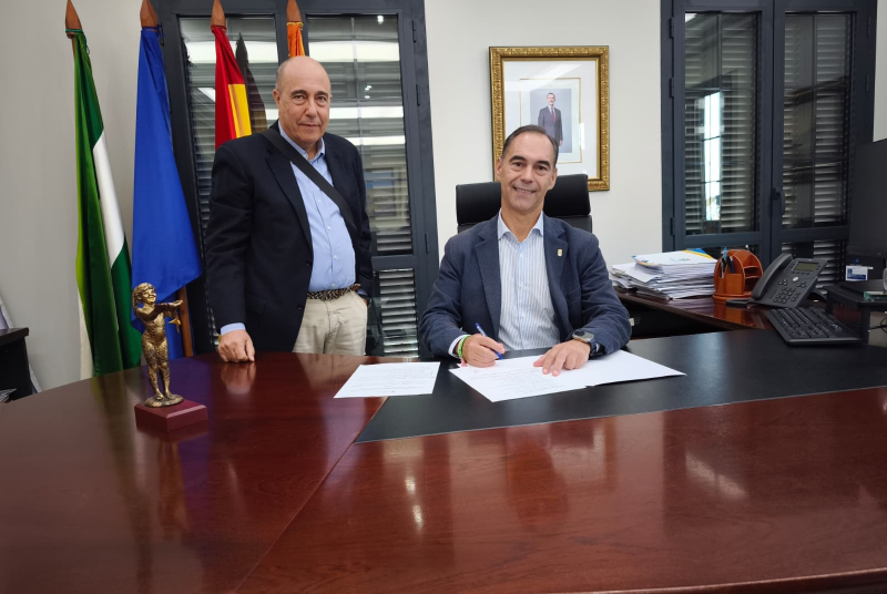 El Ayuntamiento de Benalmádena firma un convenio para mejorar las Colecciones Botánicas del Parque de la Paloma