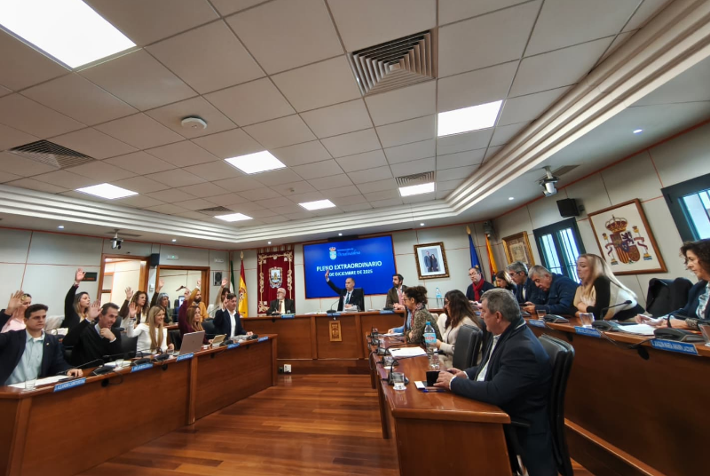 El Ayuntamiento de Benalmádena aprueba el presupuesto para 2026, que permitirá avanzar en el desarrollo de la ciudad y seguir apoyando a los colectivos sociales  