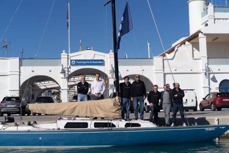 El alcalde visita la embarcación Barlovento-Senda Azul tras su histórica victoria en la Copa del Rey de Vela de Barcos Clásicos