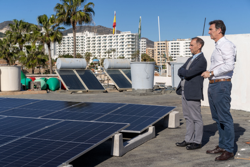 El Ayuntamiento de Benalmádena instala en el edificio de Varadero del Puerto la segunda planta fotovoltaica más grande del municipio