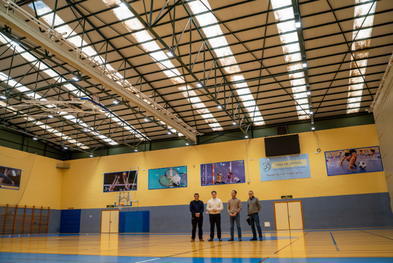 El Ayuntamiento incorpora iluminación con tecnología LED en los polideportivos Ramón Rico y Arroyo de la Miel