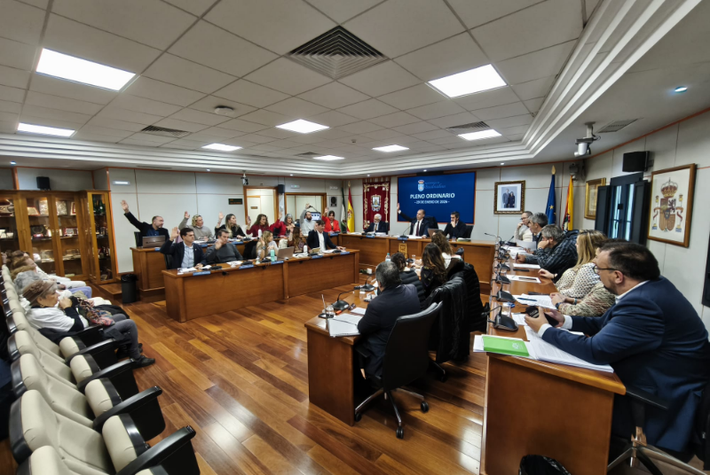 El gobierno de Juan Antonio Lara aprueba de manera definitiva las cuentas de 2026, que mantienen la bajada de impuestos y el superávit presupuestario y más de 30 millones de euros en inversiones