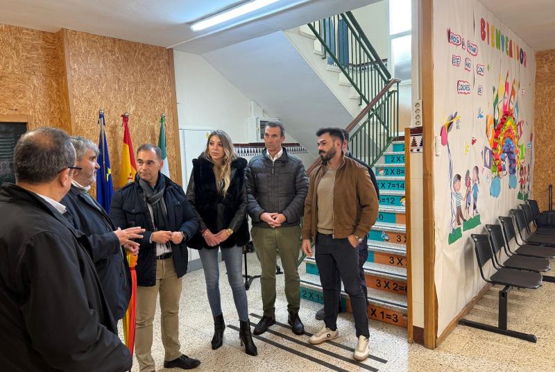 El gobierno de Juan Antonio Lara prevé invertir más de un millón de euros en el Miguel Hernández para su remodelación, uno de los centros más antiguos del municipio 