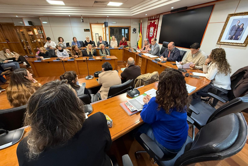 Benalmádena refuerza su compromiso con la inclusión en la primera Mesa de Discapacidad de 2026