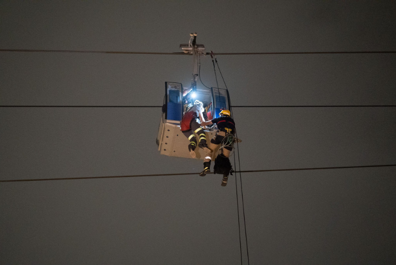 Benalmádena refuerza la coordinación de sus servicios de emergencia con un ejercicio práctico de rescate en el teleférico