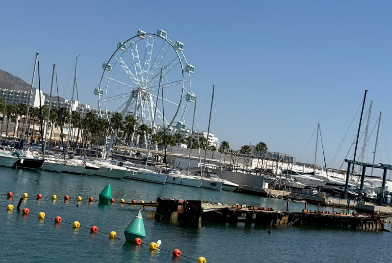 El Puerto Deportivo de Benalmádena avanza en el desguace del Willow con una actuación de alta complejidad técnica para su retirada definitiva