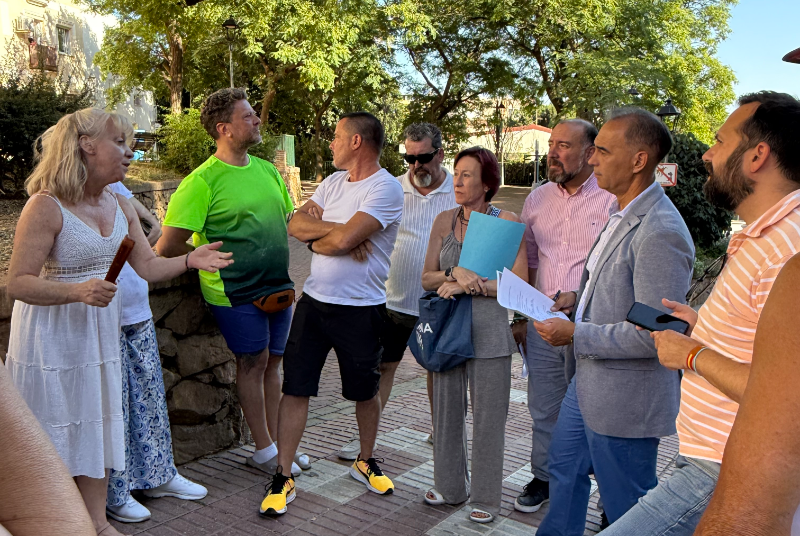 El alcalde mantiene un encuentro con los vecinos de Carranque para abordar actuaciones y proyectos en marcha