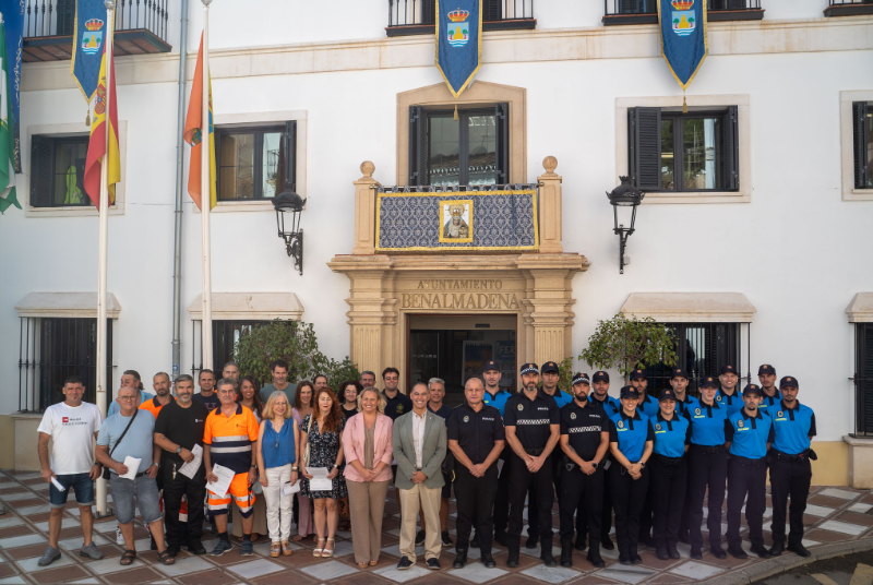 Benalmádena incorpora 12 nuevos informadores municipales para reforzar la seguridad, la atención ciudadana y la información en las playas 