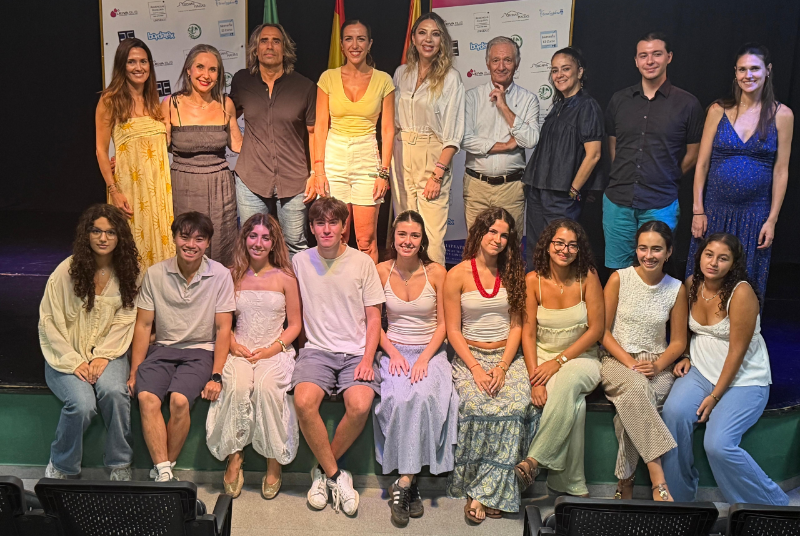Alezeiateatro celebra sus 20 años de trayectoria llevando de nuevo el nombre de Benalmádena a una final nacional de teatro clásico