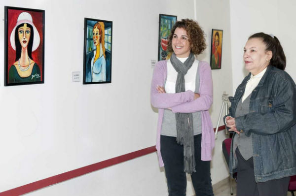 La Casa de la Cultura acoge la exposición de pintura de la artista Dorina Krstic