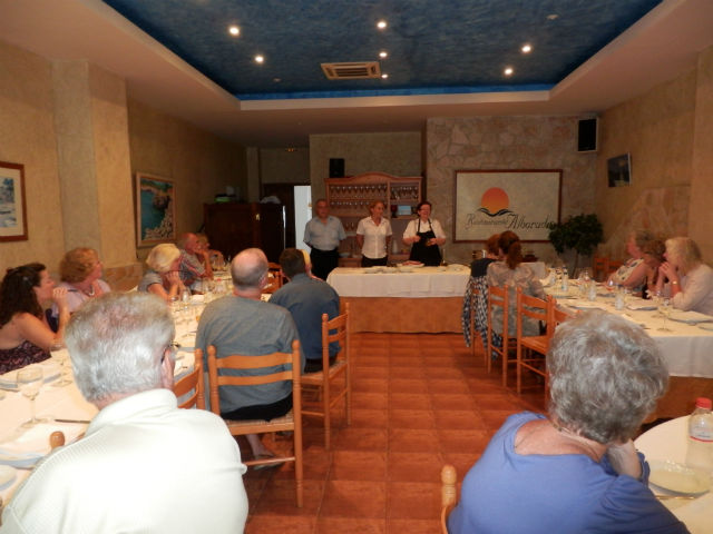 Más de medio centenar de residentes extranjeros participan en el curso de cocina española