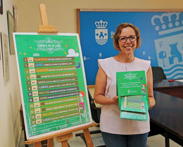 Benalmádena difundirá su programación de eventos culturales a través de expositores con agendas culturales distribuidos por un centenar de puntos estratégicos del municipio 