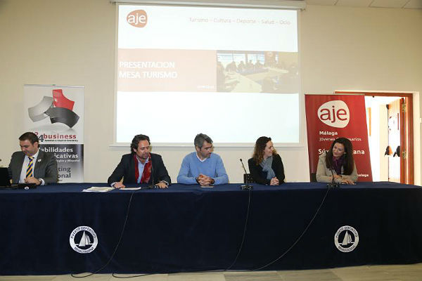 La Asociación de Jóvenes Empresarios de Málaga celebran en Benalmádena su mesa de trabajo sobre ocio, turismo, cultura y deporte