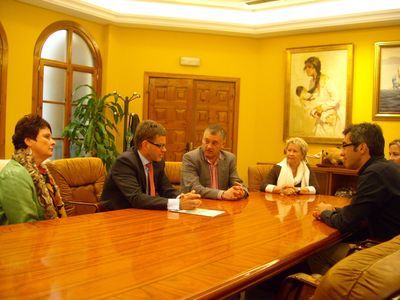 El Alcalde Recibe al Embajador de Finlandia.