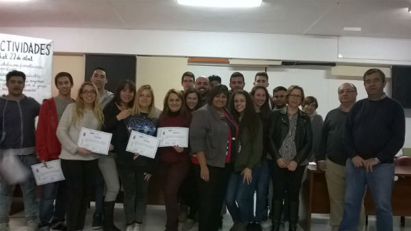 Un centenar de alumnos del IES Cerro del Viento reciben formación sobre soporte vital básico