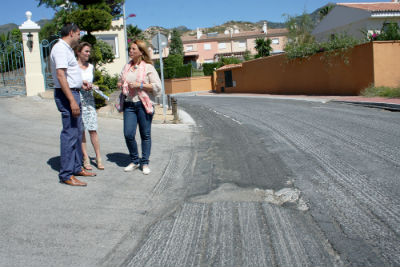 El Ayuntamiento procederá a asfaltar en esta semana el tramo final de la avenida de los Argonautas