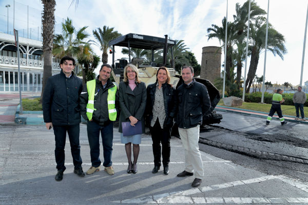 Vías y Obras pone en marcha los trabajos de pavimentación y asfaltado en la Glorieta de Solymar y su entorno