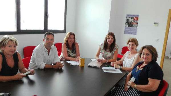 La concejala Irene Díaz Mantiene un encuentro con la Asociación de Mujeres de Benalmádena-Arroyo
