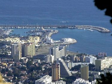 Reunión del Ayuntamiento con empresarios de Solymar y Puerto Marina 