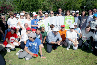 Más de un centenar de benalmadenses participa en la caminata con motivo del Día Mundial sin Tabaco