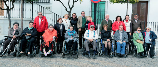 Más de 200 benalmadenses con problemas de movilidad reducida participarán en la novena temporada de 'Contamos contigo, sin barreras'