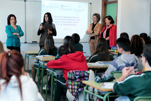 Más de 800 jóvenes participan en una campaña informativa sobre violencia de género en los centros educativos