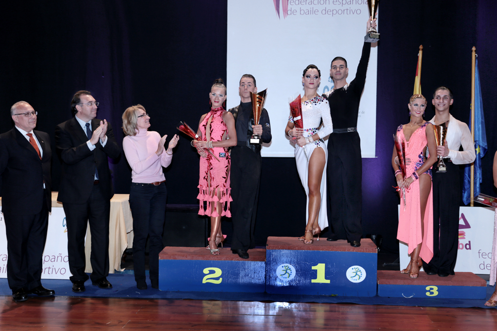 La alcaldesa preside el acto de clausura y entrega de premios del Campeonato Nacional de 10 Bailes