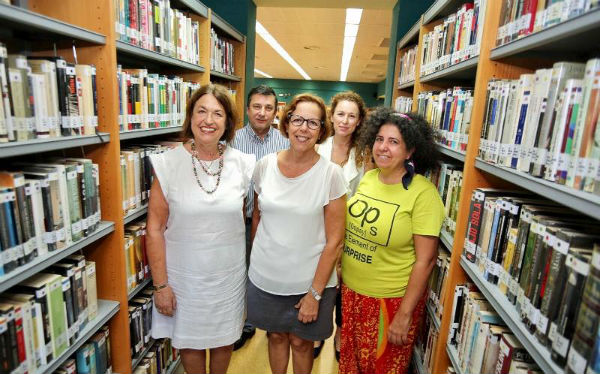 Los clubes de lectura de la Biblioteca del Arroyo de la Miel remontan su actividad.