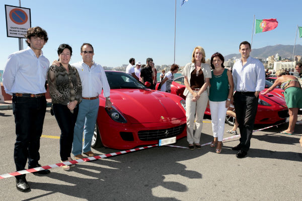 El Puerto Deportivo de Benalmádena acoge una concentración de vehículos de marca Ferrari