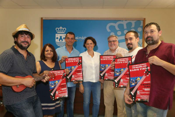 La asociación de comerciantes de la Plaza de la Mezquita organiza un concierto gratuito de Radio Vinilo este sábado 6