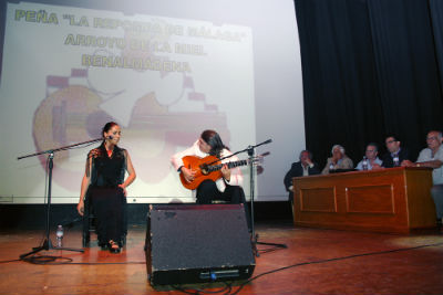 Más de 200 personas asistieron a la gala final del VI Concurso de Cante Flamenco
