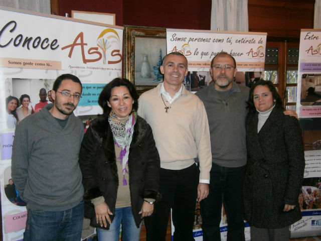 Asís celebra con éxito de participación la conferencia 'La crisis desde la ventana de un instituto'