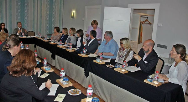 Reunión informativa de la concejalía de Residentes Extranjeros con el cuerpo consular británico