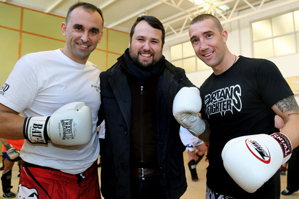 Cerca de medio centenar de benalmadenses participan en el I Curso Técnico de K1-Kick Boxing