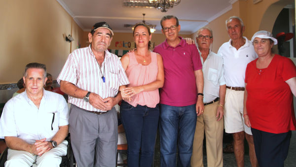 Los mayores del Paseo para la Salud visitan la Asociación Comedor Social de Benalmádena